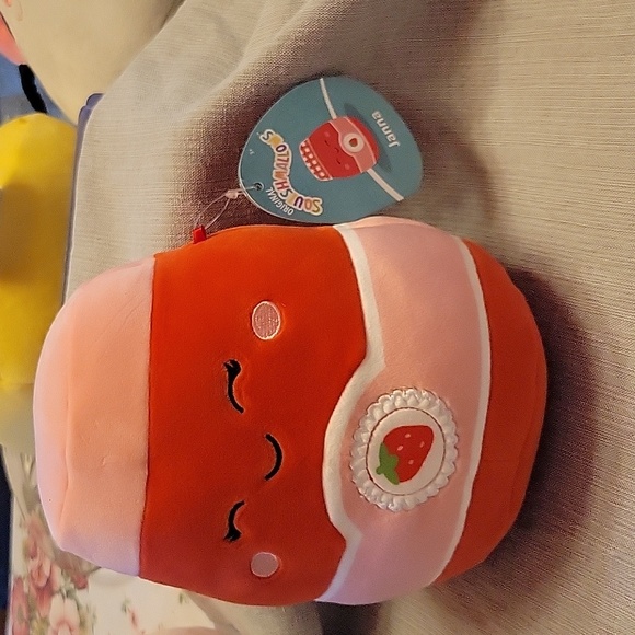 Janna Strawberry Jam - Picture 2 of 8